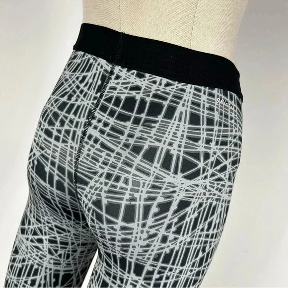 ❤️ Nike pro Women's  Black and Grey Leggings S - Picture 5 of 13